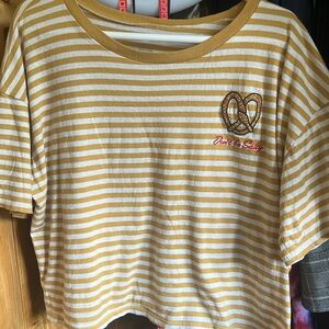 American Eagle cropped tee says Don’t be Salty size xl